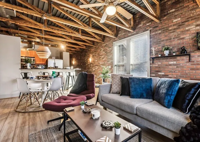 The Zircon 2bd Unique Style In The Heart Of Fortworth