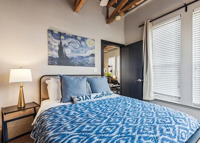 The Zircon 2bd Unique Style In The Heart Of Fortworth Appartement