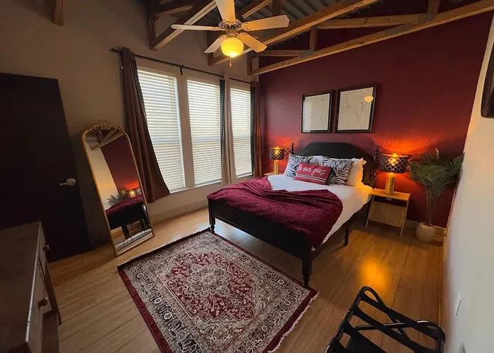 The Zircon 2bd Unique Style In The Heart Of Fortworth Appartement