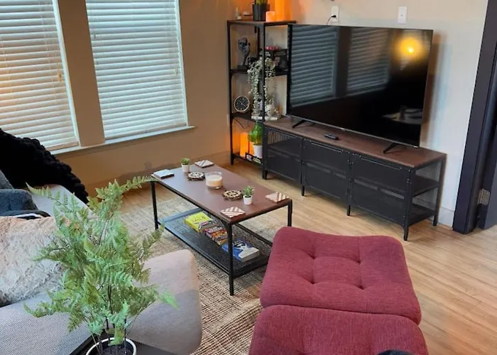 The Zircon 2bd Unique Style In The Heart Of Fortworth *