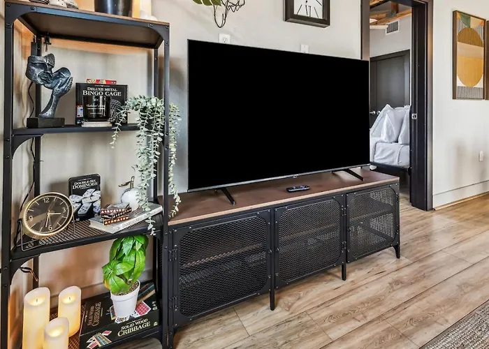 The Zircon 2bd Unique Style In The Heart Of Fortworth Fort Worth