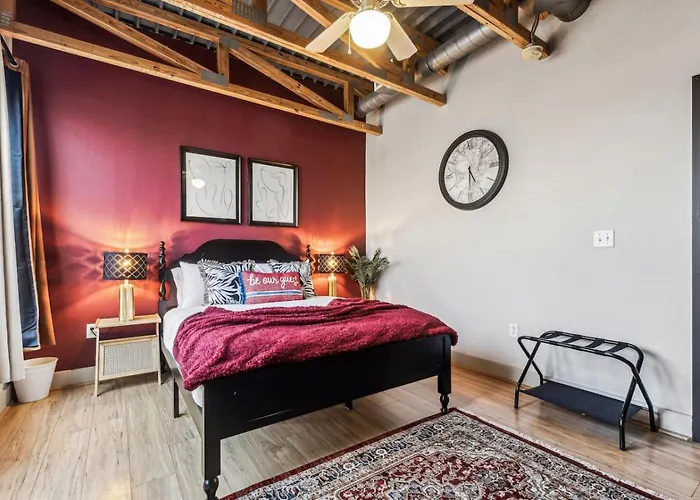The Zircon 2bd Unique Style In The Heart Of Fortworth Fort Worth